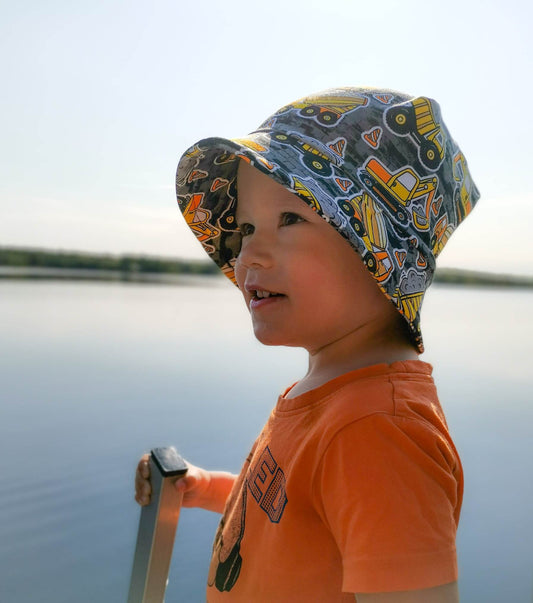 Kesähattu TYÖKONEET