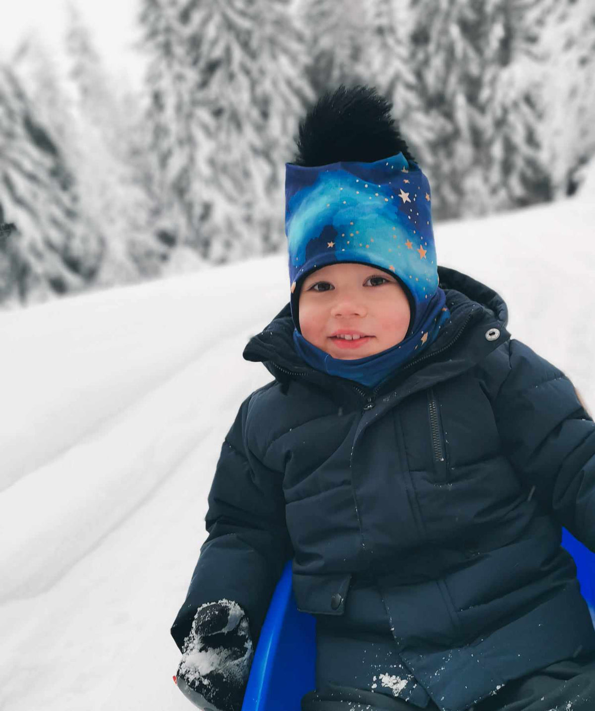 Talvipipo YÖTAIVAS tupsulla ja nauhoilla
