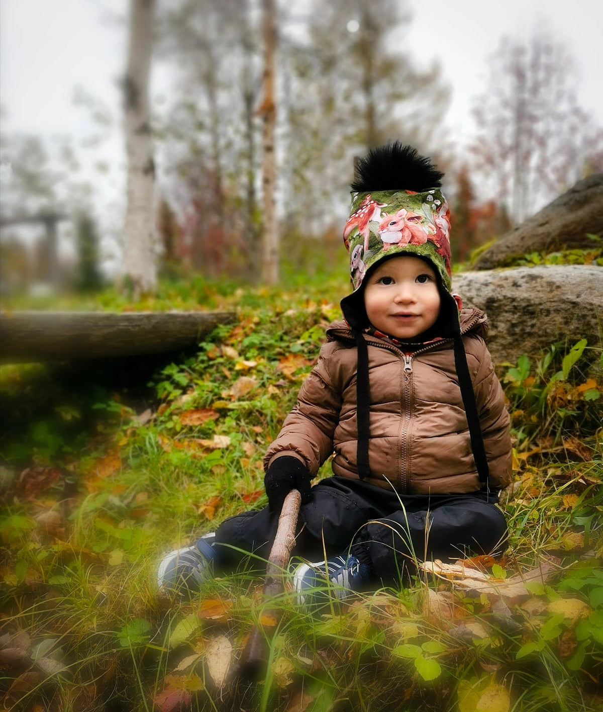 Talvipipo SULOISET METSÄNELÄIMET tupsulla ja nauhoilla